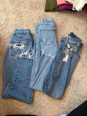 EUC 4/27 Good American Light Blue Distressed Jeans